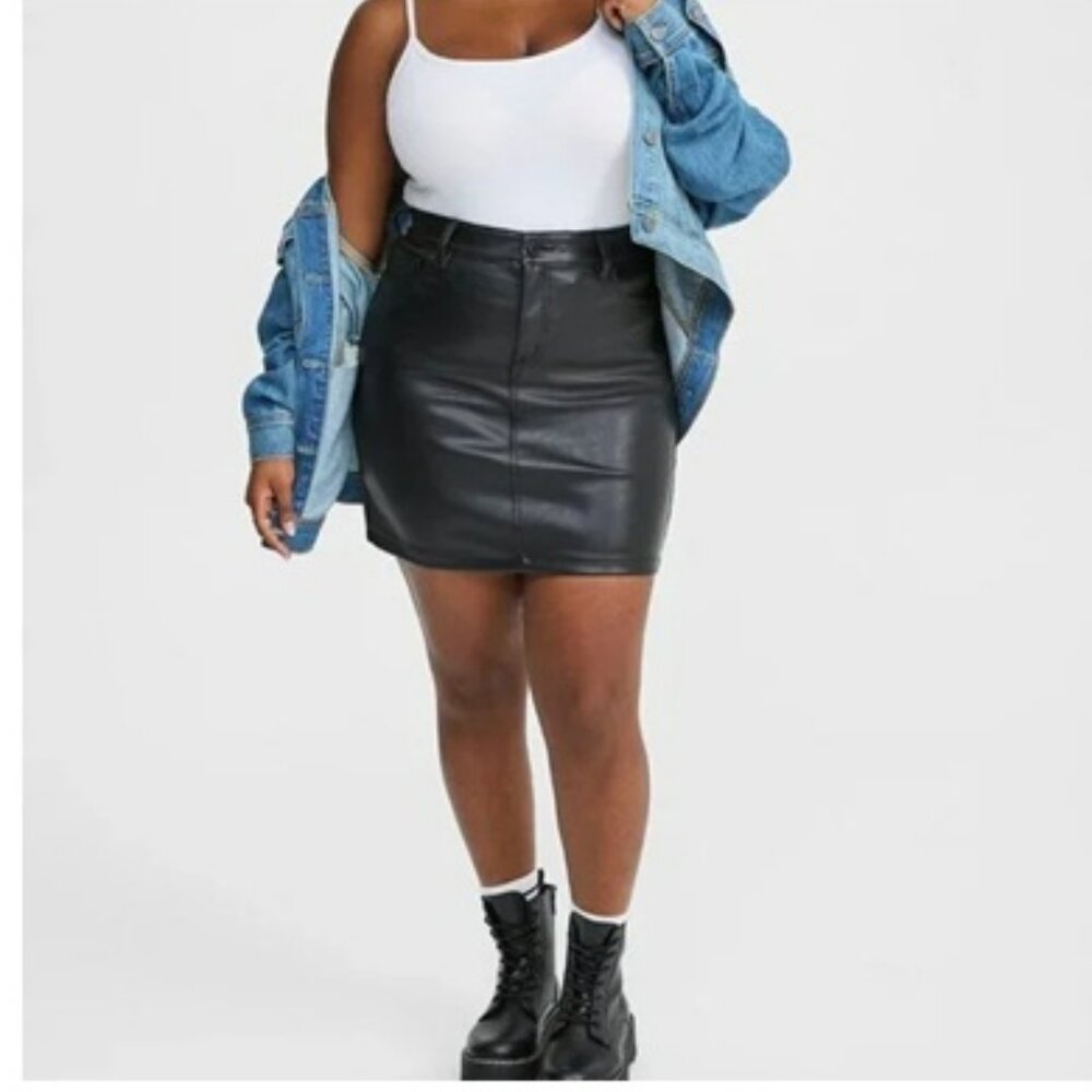 Torrid Black Faux Leather Mini Skirt Sz 20